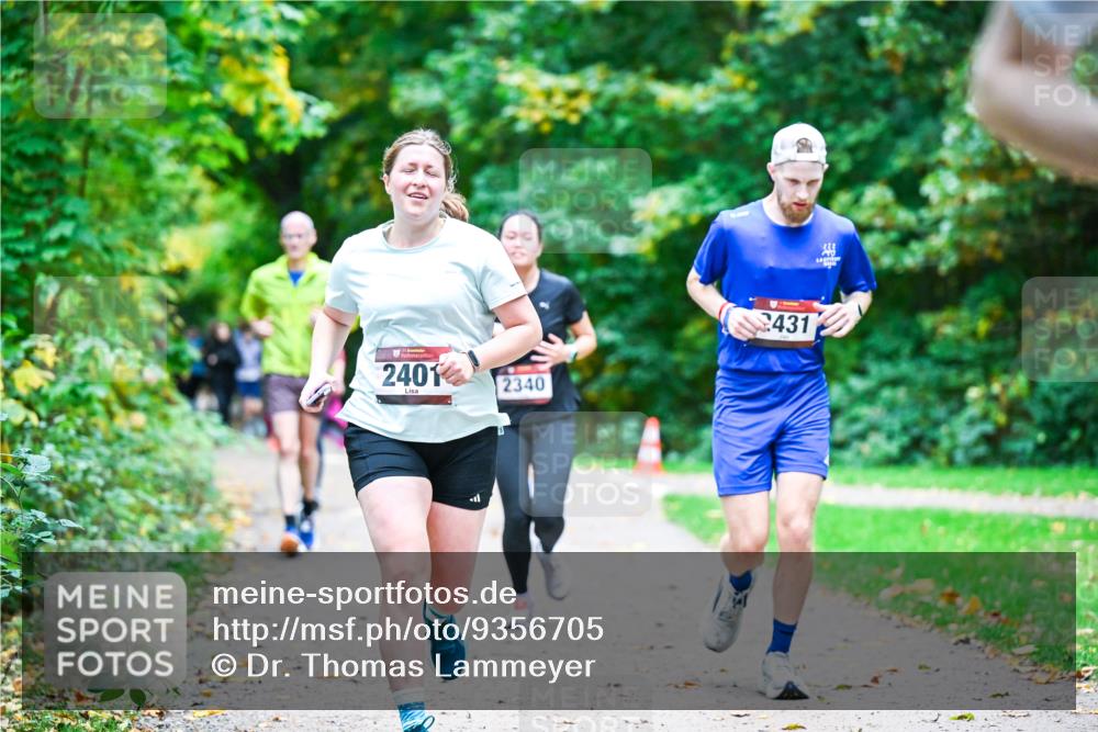 12.10.2025 - Bramfelder Halbmarathon 2025 Dr. Thomas Lammeyer http://msf.ph/oto/9356705 12.10.2025 10:58:32 Laufen 34, 2401, 2340, 2431 meine-sportfotos.de