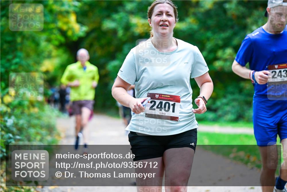 12.10.2025 - Bramfelder Halbmarathon 2025 Dr. Thomas Lammeyer http://msf.ph/oto/9356712 12.10.2025 10:58:33 Laufen 2401, 243 meine-sportfotos.de