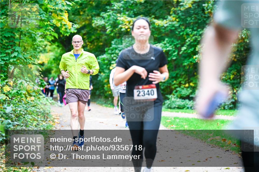 12.10.2025 - Bramfelder Halbmarathon 2025 Dr. Thomas Lammeyer http://msf.ph/oto/9356718 12.10.2025 10:58:34 Laufen 25, 2340 meine-sportfotos.de