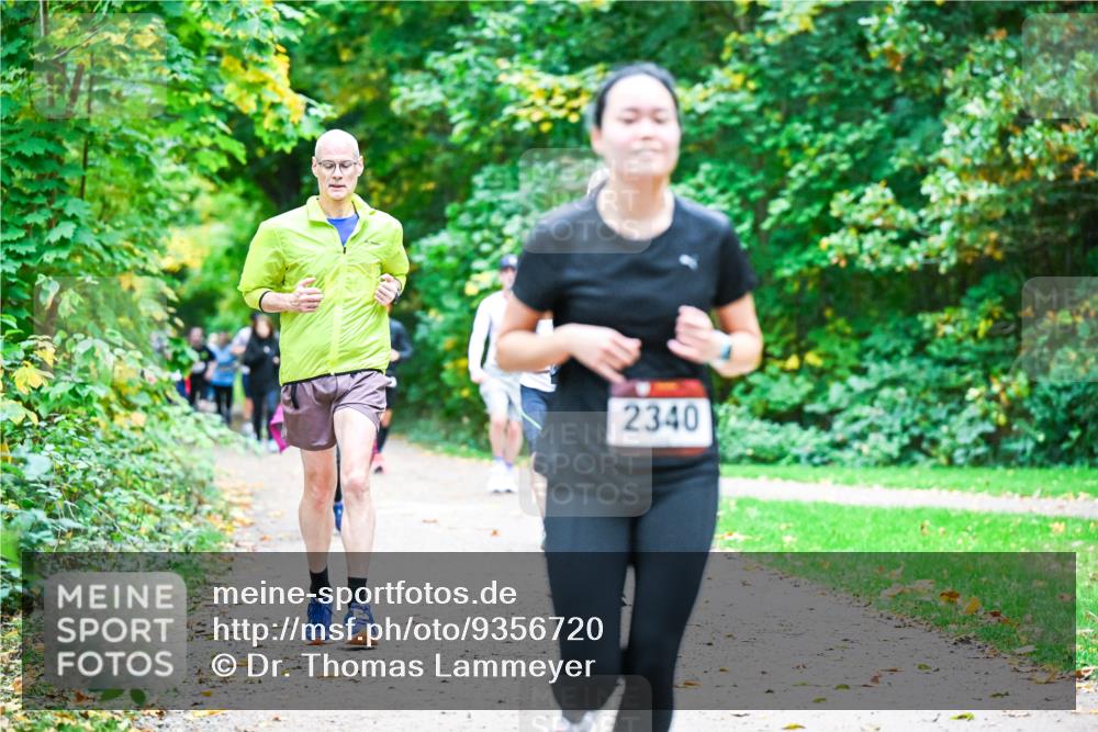 12.10.2025 - Bramfelder Halbmarathon 2025 Dr. Thomas Lammeyer http://msf.ph/oto/9356720 12.10.2025 10:58:34 Laufen 2340 meine-sportfotos.de