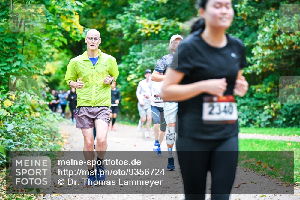 12.10.2025 - Bramfelder Halbmarathon 2025 Dr. Thomas Lammeyer http://msf.ph/oto/9356724 12.10.2025 10:58:35 Laufen 2530, 2340 meine-sportfotos.de