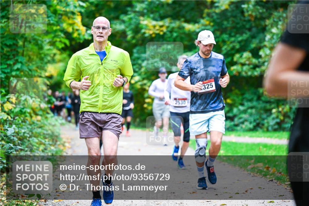 12.10.2025 - Bramfelder Halbmarathon 2025 Dr. Thomas Lammeyer http://msf.ph/oto/9356729 12.10.2025 10:58:36 Laufen 2530, 325 meine-sportfotos.de