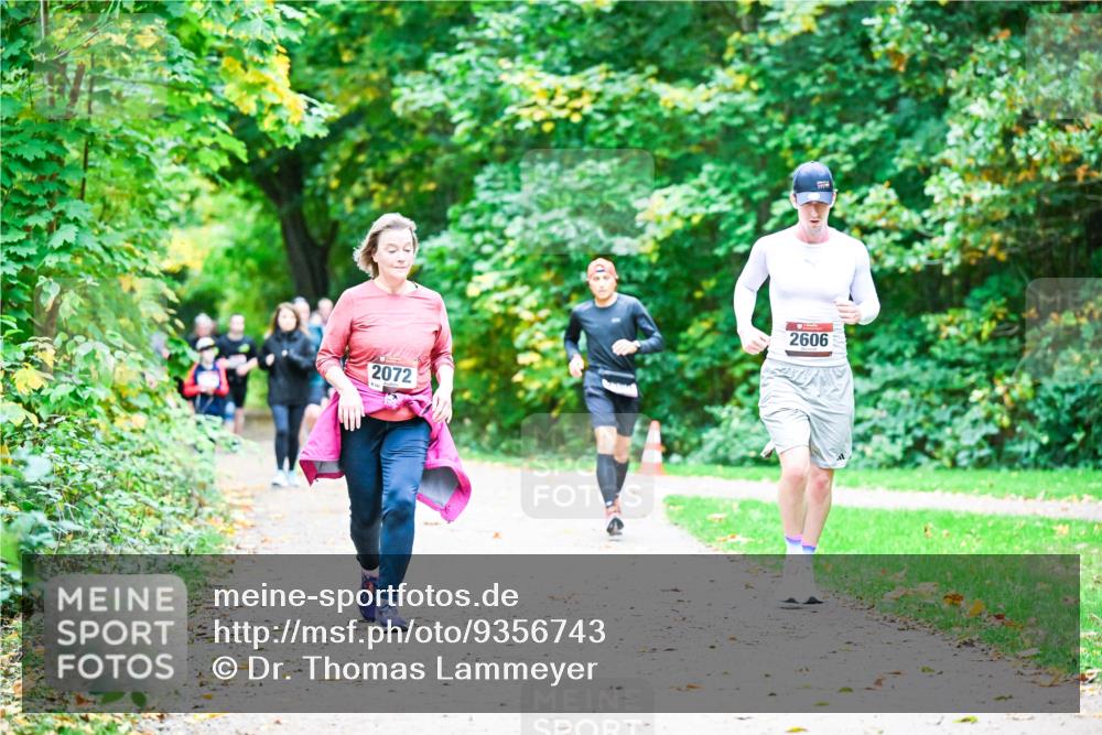 12.10.2025 - Bramfelder Halbmarathon 2025 Dr. Thomas Lammeyer http://msf.ph/oto/9356743 12.10.2025 10:58:39 Laufen 2072, 2606 meine-sportfotos.de