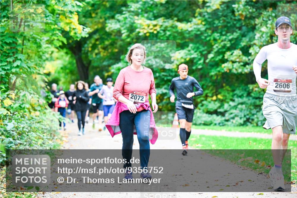 12.10.2025 - Bramfelder Halbmarathon 2025 Dr. Thomas Lammeyer http://msf.ph/oto/9356752 12.10.2025 10:58:40 Laufen 2072, 8147, 2606 meine-sportfotos.de