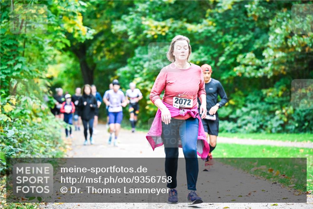 12.10.2025 - Bramfelder Halbmarathon 2025 Dr. Thomas Lammeyer http://msf.ph/oto/9356758 12.10.2025 10:58:41 Laufen 2072, 8147 meine-sportfotos.de