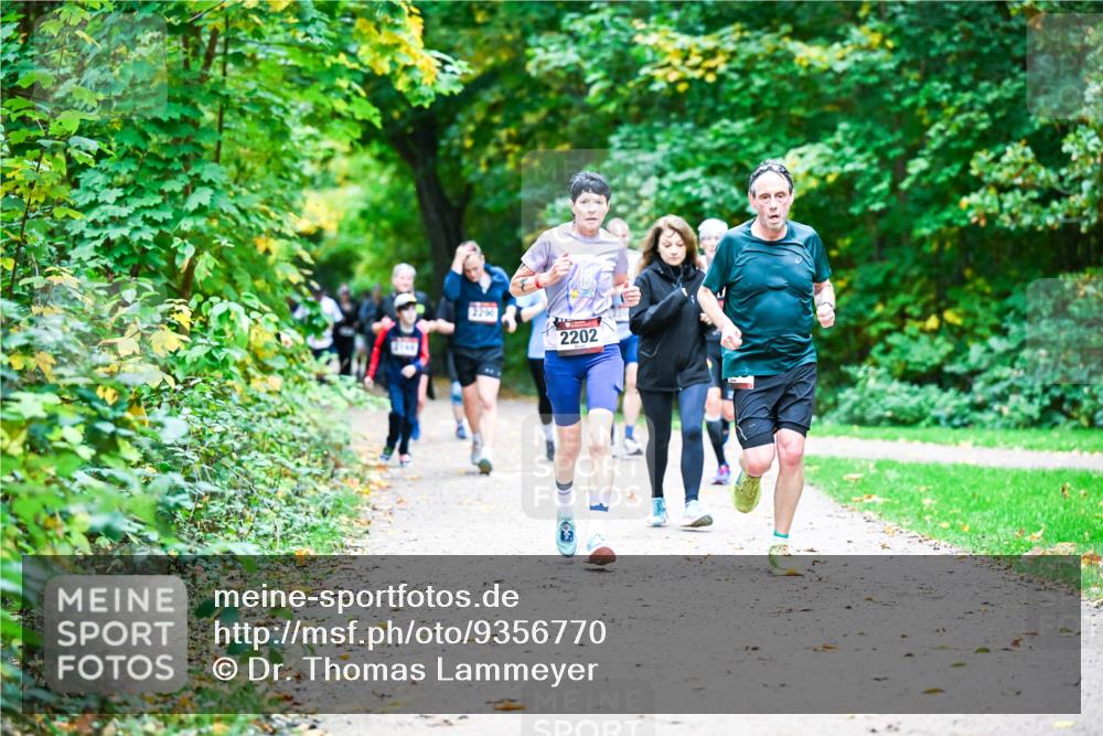 12.10.2025 - Bramfelder Halbmarathon 2025 Dr. Thomas Lammeyer http://msf.ph/oto/9356770 12.10.2025 10:58:45 Laufen 2202 meine-sportfotos.de