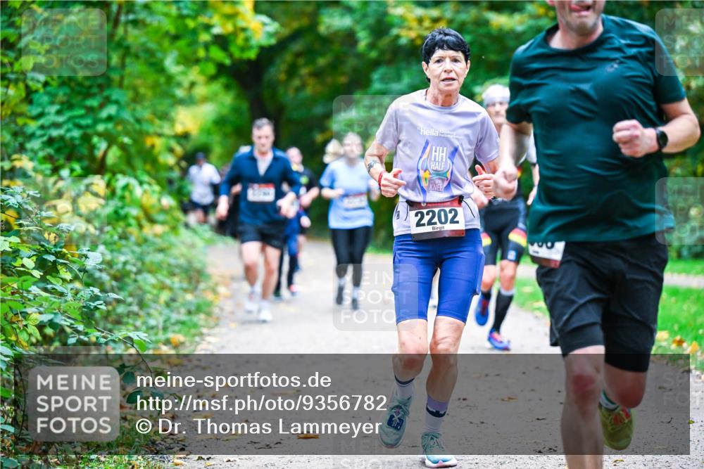 12.10.2025 - Bramfelder Halbmarathon 2025 Dr. Thomas Lammeyer http://msf.ph/oto/9356782 12.10.2025 10:58:47 Laufen 2202 meine-sportfotos.de