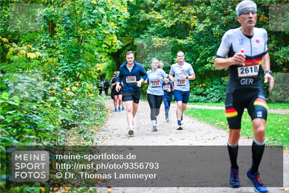 12.10.2025 - Bramfelder Halbmarathon 2025 Dr. Thomas Lammeyer http://msf.ph/oto/9356793 12.10.2025 10:58:49 Laufen 2290, 2234, 2205, 2169, 2618 meine-sportfotos.de
