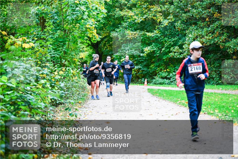12.10.2025 - Bramfelder Halbmarathon 2025 Dr. Thomas Lammeyer http://msf.ph/oto/9356819 12.10.2025 10:58:53 Laufen 2026, 2220, 2169 meine-sportfotos.de