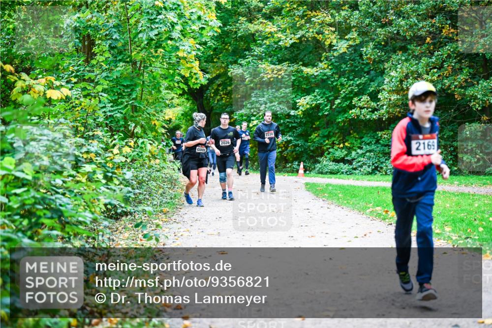 12.10.2025 - Bramfelder Halbmarathon 2025 Dr. Thomas Lammeyer http://msf.ph/oto/9356821 12.10.2025 10:58:54 Laufen 2026, 2220, 2169 meine-sportfotos.de