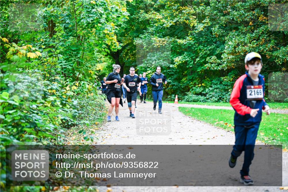 12.10.2025 - Bramfelder Halbmarathon 2025 Dr. Thomas Lammeyer http://msf.ph/oto/9356822 12.10.2025 10:58:54 Laufen 2220, 2026, 2169 meine-sportfotos.de