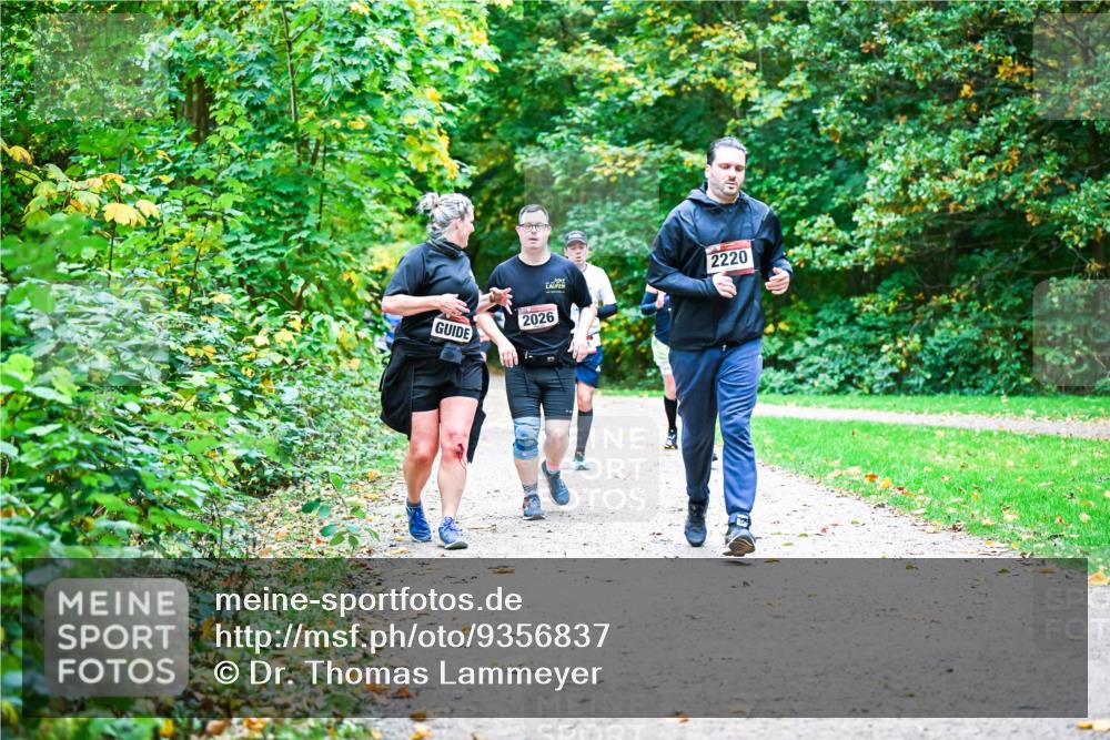 12.10.2025 - Bramfelder Halbmarathon 2025 Dr. Thomas Lammeyer http://msf.ph/oto/9356837 12.10.2025 10:58:58 Laufen 2026, 2220 meine-sportfotos.de