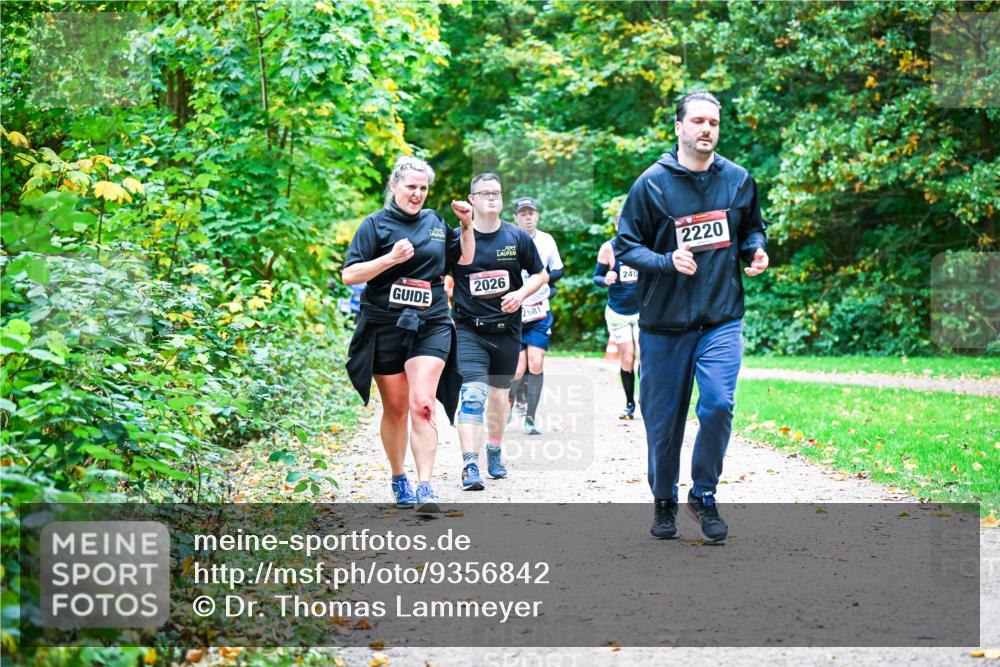 12.10.2025 - Bramfelder Halbmarathon 2025 Dr. Thomas Lammeyer http://msf.ph/oto/9356842 12.10.2025 10:58:59 Laufen 2026, 2681, 248, 2220 meine-sportfotos.de