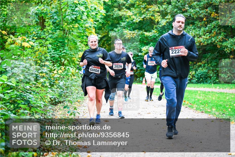 12.10.2025 - Bramfelder Halbmarathon 2025 Dr. Thomas Lammeyer http://msf.ph/oto/9356845 12.10.2025 10:58:59 Laufen 2026, 316, 2489, 2225 meine-sportfotos.de