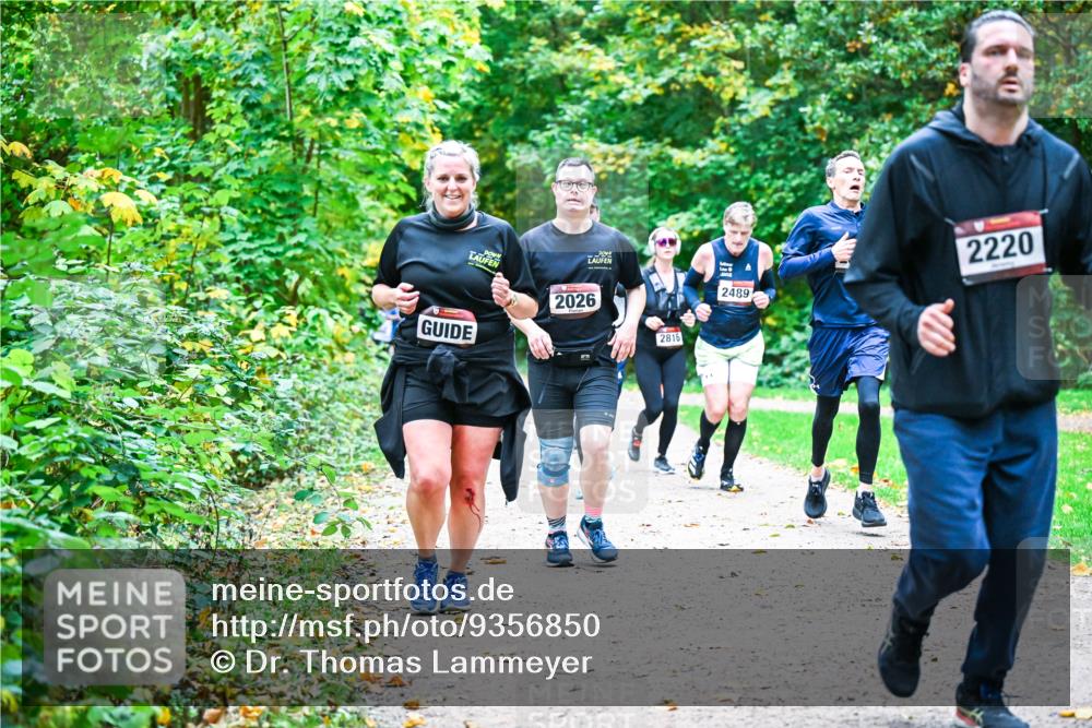 12.10.2025 - Bramfelder Halbmarathon 2025 Dr. Thomas Lammeyer http://msf.ph/oto/9356850 12.10.2025 10:59:00 Laufen 2026, 2816, 15, 2489, 2220 meine-sportfotos.de