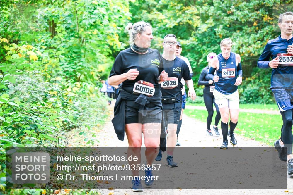 12.10.2025 - Bramfelder Halbmarathon 2025 Dr. Thomas Lammeyer http://msf.ph/oto/9356857 12.10.2025 10:59:01 Laufen 2026, 29, 2489, 2552 meine-sportfotos.de