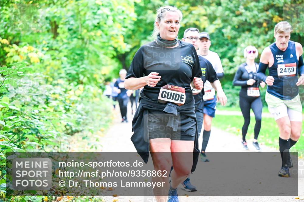 12.10.2025 - Bramfelder Halbmarathon 2025 Dr. Thomas Lammeyer http://msf.ph/oto/9356862 12.10.2025 10:59:02 Laufen 2489 meine-sportfotos.de