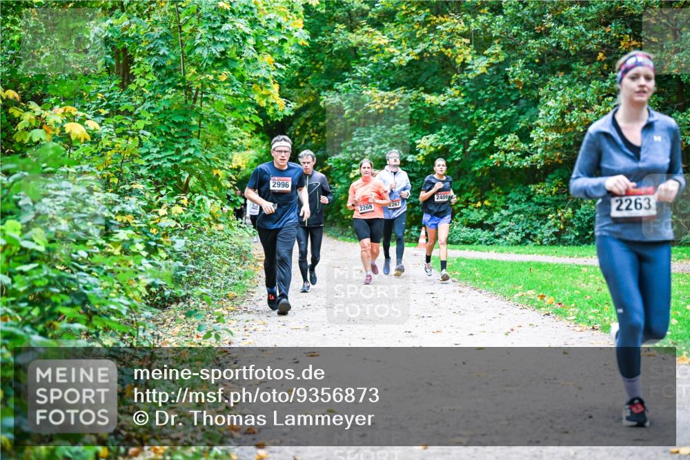 12.10.2025 - Bramfelder Halbmarathon 2025 Dr. Thomas Lammeyer http://msf.ph/oto/9356873 12.10.2025 10:59:04 Laufen 2996, 2269, 2267, 2409, 2263 meine-sportfotos.de