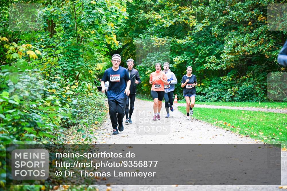 12.10.2025 - Bramfelder Halbmarathon 2025 Dr. Thomas Lammeyer http://msf.ph/oto/9356877 12.10.2025 10:59:05 Laufen 2996, 2269, 2267, 2409 meine-sportfotos.de