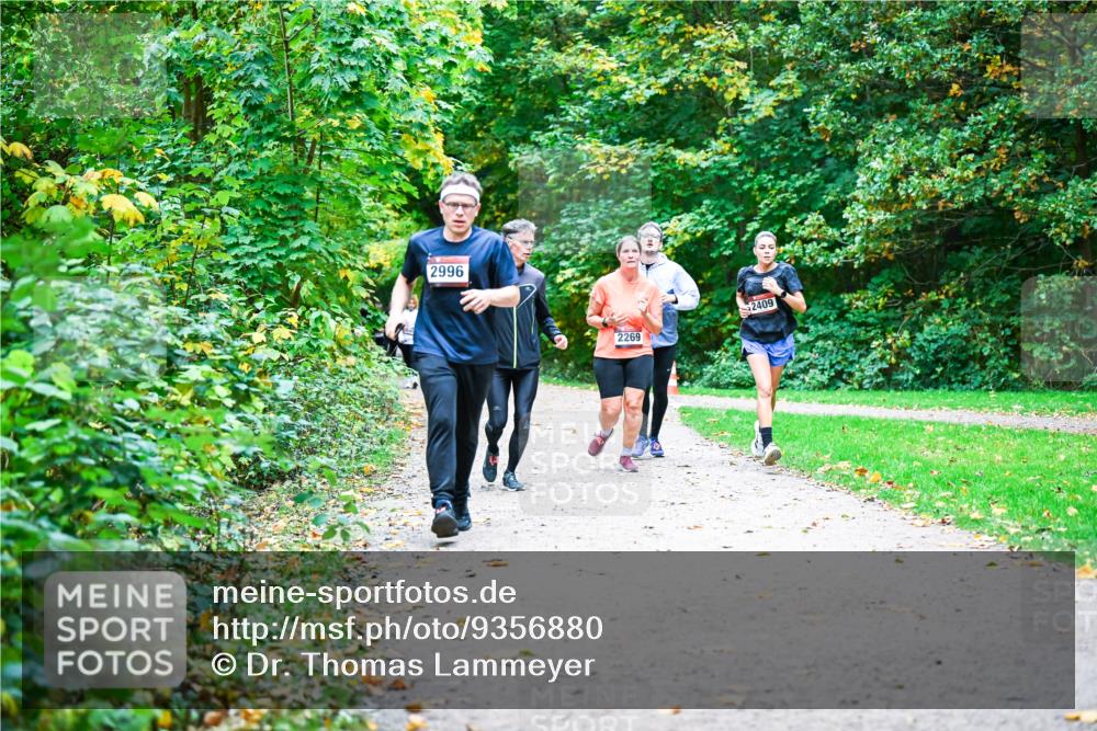 12.10.2025 - Bramfelder Halbmarathon 2025 Dr. Thomas Lammeyer http://msf.ph/oto/9356880 12.10.2025 10:59:05 Laufen 2996, 2269, 2409 meine-sportfotos.de
