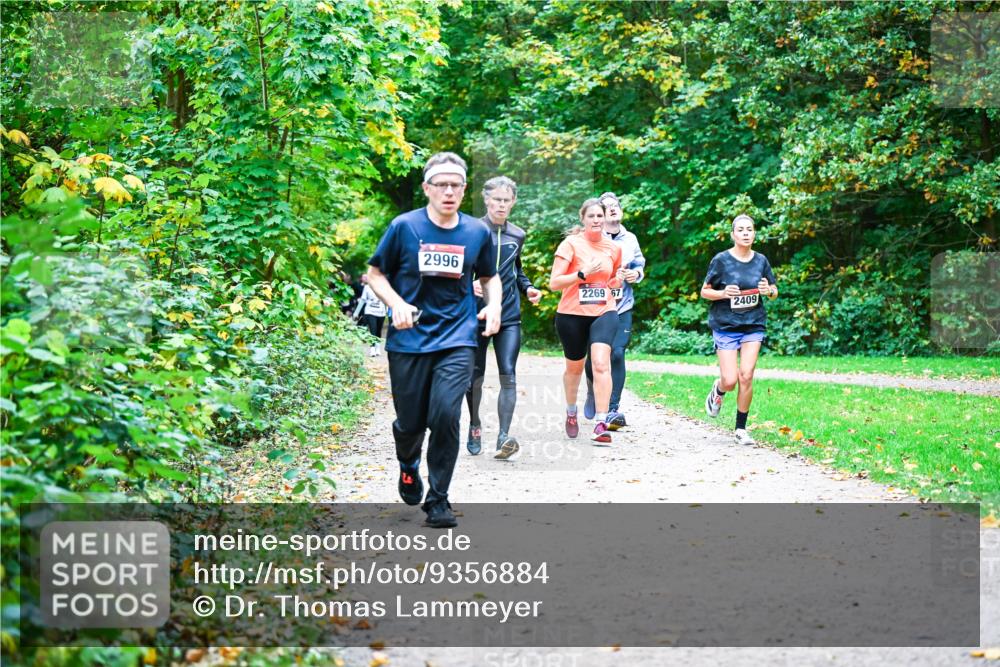 12.10.2025 - Bramfelder Halbmarathon 2025 Dr. Thomas Lammeyer http://msf.ph/oto/9356884 12.10.2025 10:59:06 Laufen 2996, 2269, 67, 2409 meine-sportfotos.de
