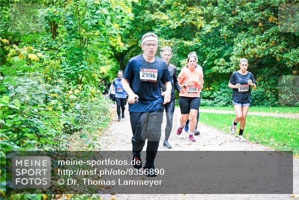 12.10.2025 - Bramfelder Halbmarathon 2025 Dr. Thomas Lammeyer http://msf.ph/oto/9356890 12.10.2025 10:59:07 Laufen 2232, 2996, 2269, 2409 meine-sportfotos.de