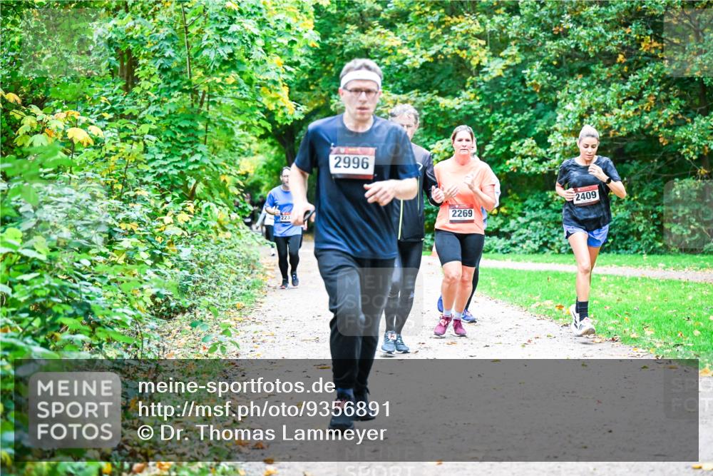 12.10.2025 - Bramfelder Halbmarathon 2025 Dr. Thomas Lammeyer http://msf.ph/oto/9356891 12.10.2025 10:59:07 Laufen 2232, 2996, 2269, 2409 meine-sportfotos.de