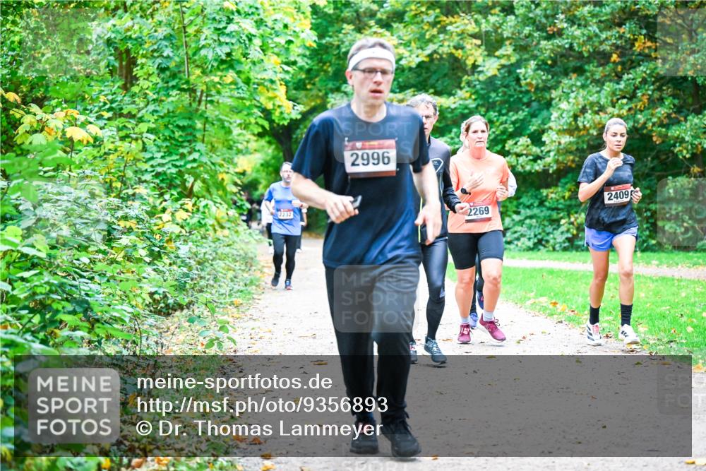 12.10.2025 - Bramfelder Halbmarathon 2025 Dr. Thomas Lammeyer http://msf.ph/oto/9356893 12.10.2025 10:59:07 Laufen 2232, 2996, 2269, 24095 meine-sportfotos.de