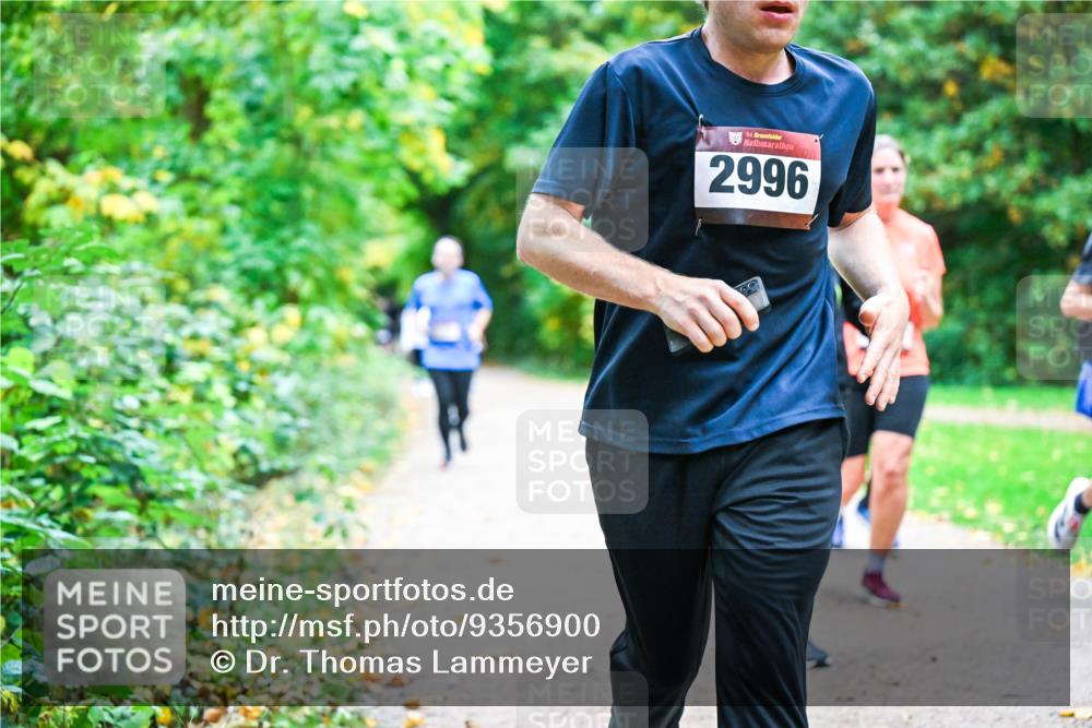 12.10.2025 - Bramfelder Halbmarathon 2025 Dr. Thomas Lammeyer http://msf.ph/oto/9356900 12.10.2025 10:59:08 Laufen 34, 2996, 00 meine-sportfotos.de