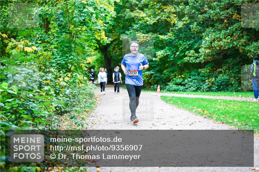 12.10.2025 - Bramfelder Halbmarathon 2025 Dr. Thomas Lammeyer http://msf.ph/oto/9356907 12.10.2025 10:59:10 Laufen 2232 meine-sportfotos.de