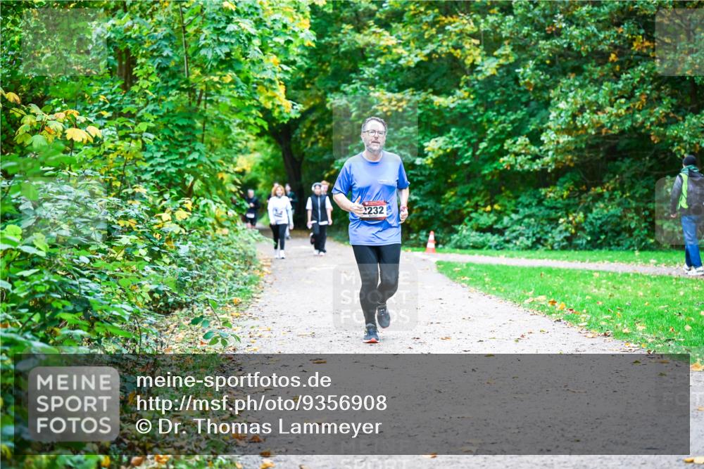 12.10.2025 - Bramfelder Halbmarathon 2025 Dr. Thomas Lammeyer http://msf.ph/oto/9356908 12.10.2025 10:59:10 Laufen 2232 meine-sportfotos.de