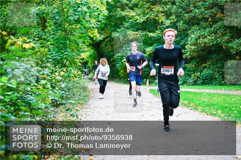 12.10.2025 - Bramfelder Halbmarathon 2025 Dr. Thomas Lammeyer http://msf.ph/oto/9356938 12.10.2025 10:59:18 Laufen 2098, 990, 2961 meine-sportfotos.de