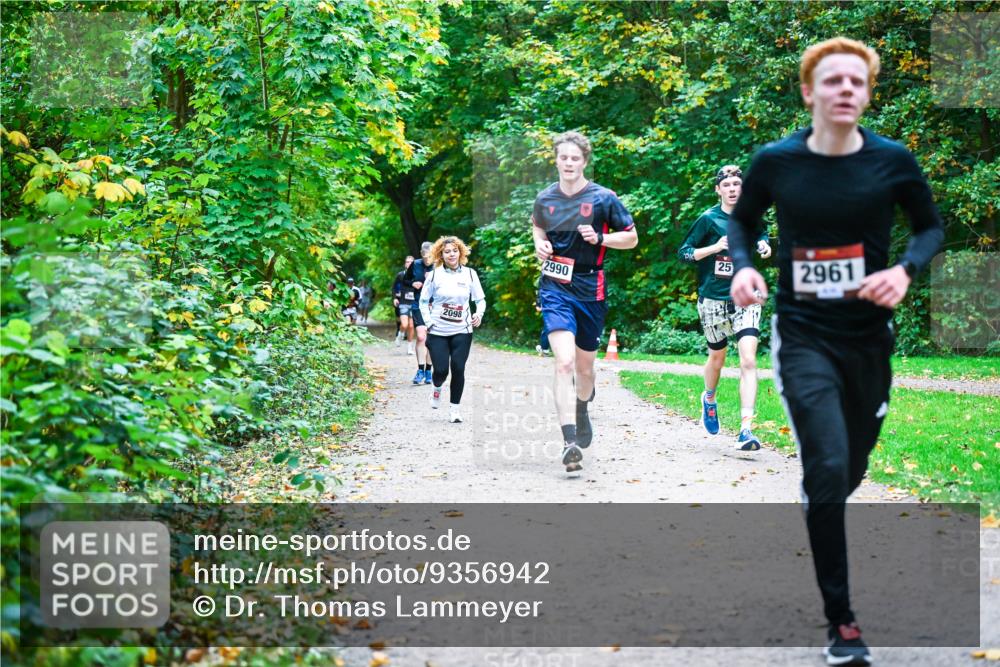 12.10.2025 - Bramfelder Halbmarathon 2025 Dr. Thomas Lammeyer http://msf.ph/oto/9356942 12.10.2025 10:59:18 Laufen 2098, 25, 2990, 2961 meine-sportfotos.de