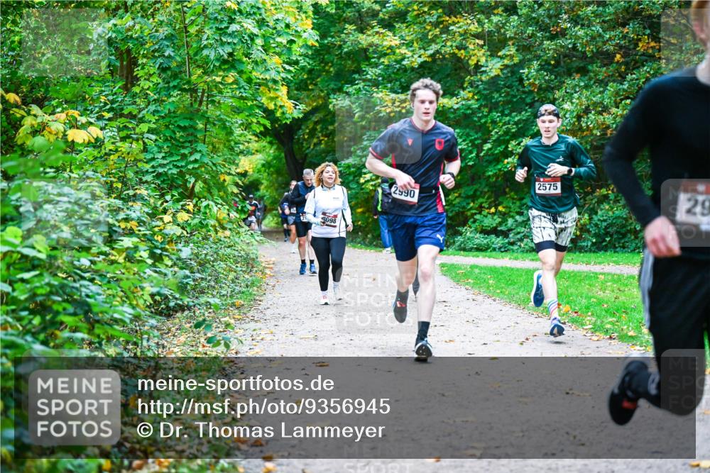 12.10.2025 - Bramfelder Halbmarathon 2025 Dr. Thomas Lammeyer http://msf.ph/oto/9356945 12.10.2025 10:59:19 Laufen 098, 2990, 2575, 29 meine-sportfotos.de