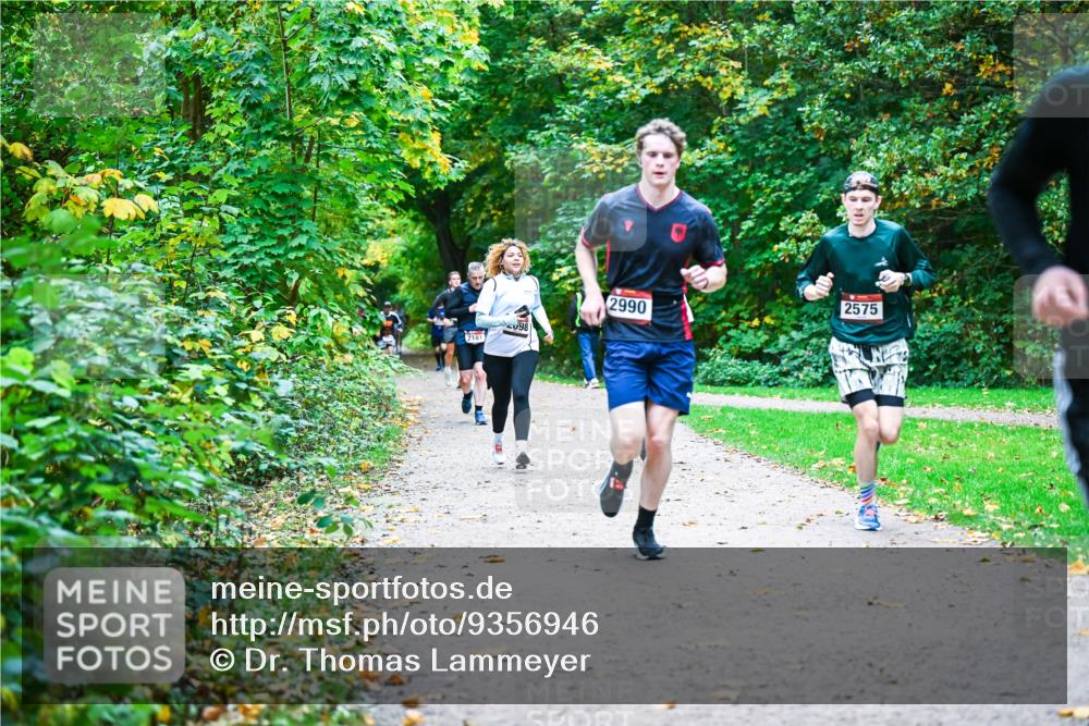 12.10.2025 - Bramfelder Halbmarathon 2025 Dr. Thomas Lammeyer http://msf.ph/oto/9356946 12.10.2025 10:59:19 Laufen 2181, 98, 2990, 2575 meine-sportfotos.de