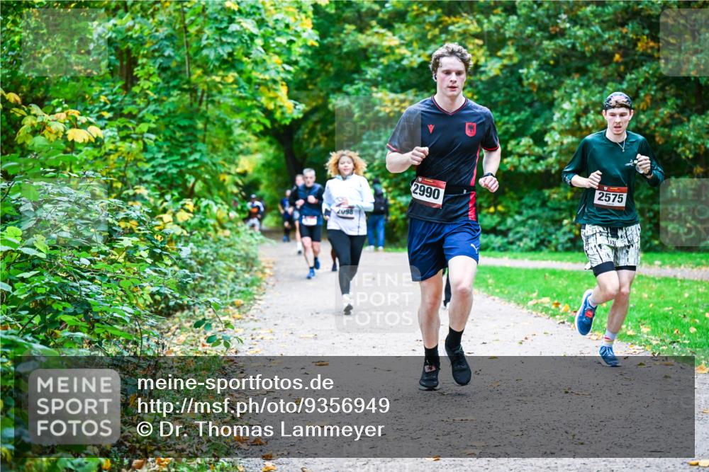 12.10.2025 - Bramfelder Halbmarathon 2025 Dr. Thomas Lammeyer http://msf.ph/oto/9356949 12.10.2025 10:59:19 Laufen 2098, 2990, 2575 meine-sportfotos.de