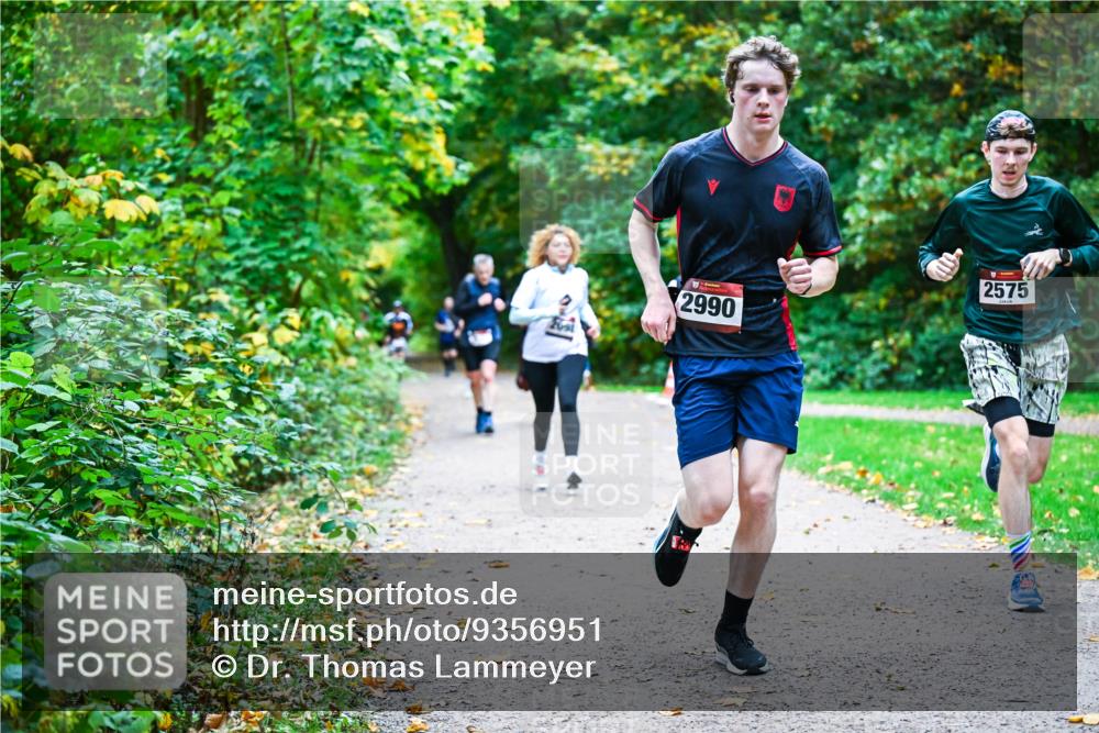 12.10.2025 - Bramfelder Halbmarathon 2025 Dr. Thomas Lammeyer http://msf.ph/oto/9356951 12.10.2025 10:59:20 Laufen 2575, 2990 meine-sportfotos.de