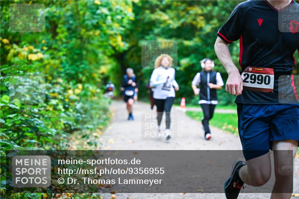 12.10.2025 - Bramfelder Halbmarathon 2025 Dr. Thomas Lammeyer http://msf.ph/oto/9356955 12.10.2025 10:59:20 Laufen 34, 2990 meine-sportfotos.de