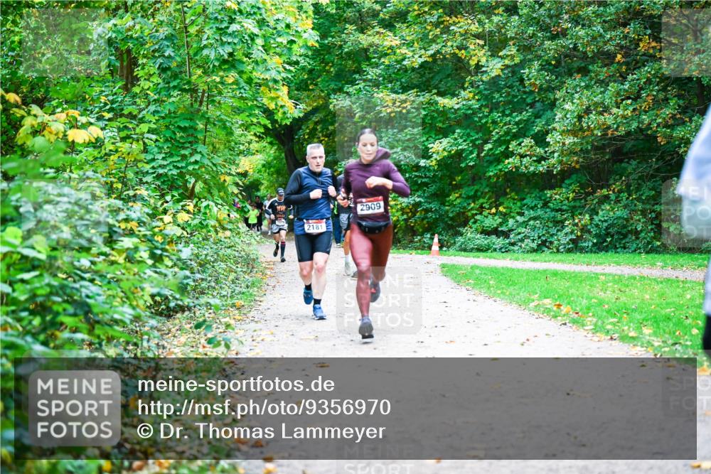 12.10.2025 - Bramfelder Halbmarathon 2025 Dr. Thomas Lammeyer http://msf.ph/oto/9356970 12.10.2025 10:59:23 Laufen 3, 2909, 2181 meine-sportfotos.de