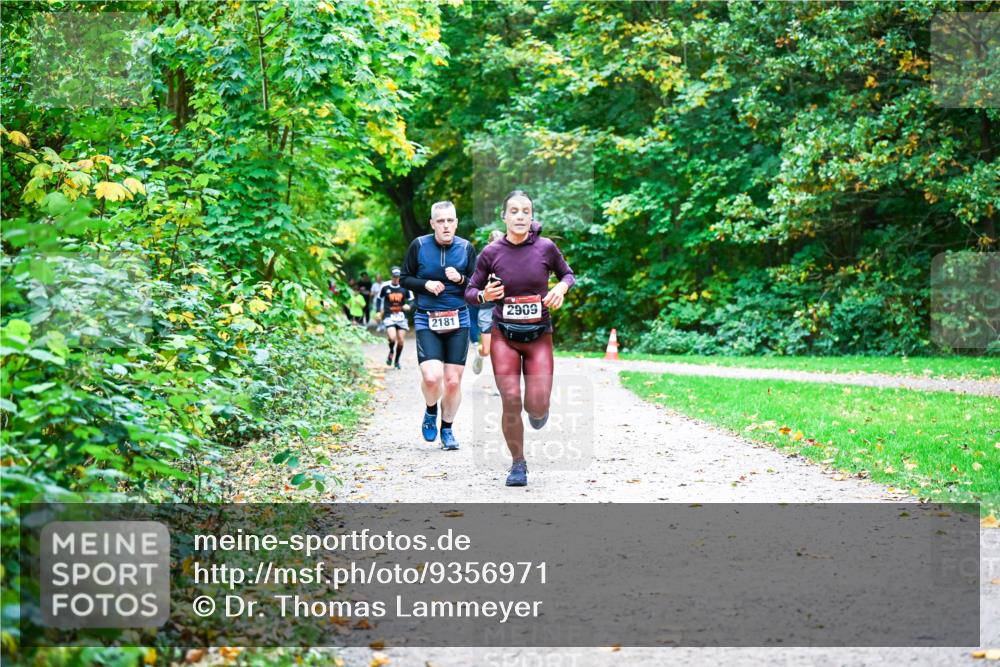 12.10.2025 - Bramfelder Halbmarathon 2025 Dr. Thomas Lammeyer http://msf.ph/oto/9356971 12.10.2025 10:59:23 Laufen 2181, 2909 meine-sportfotos.de