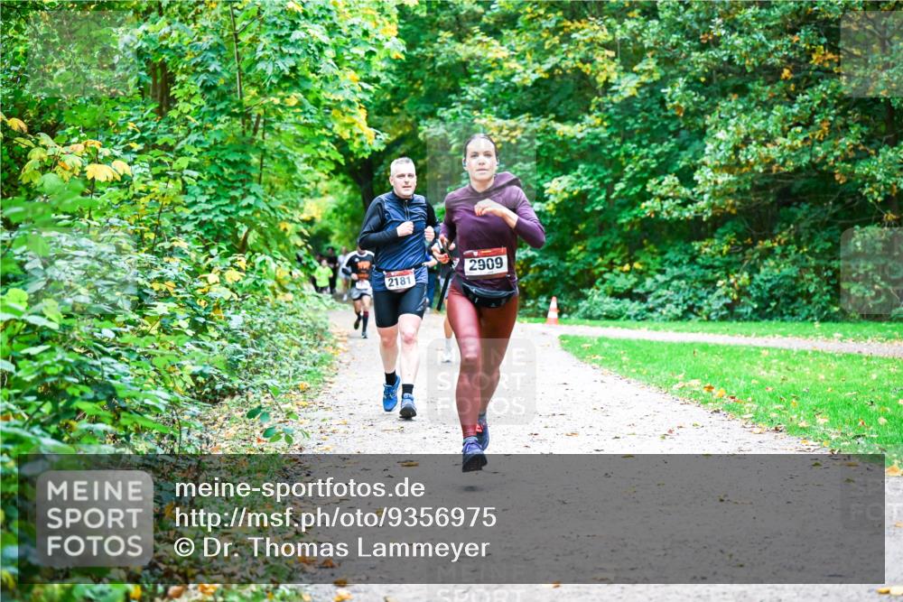 12.10.2025 - Bramfelder Halbmarathon 2025 Dr. Thomas Lammeyer http://msf.ph/oto/9356975 12.10.2025 10:59:23 Laufen 2181, 2909 meine-sportfotos.de