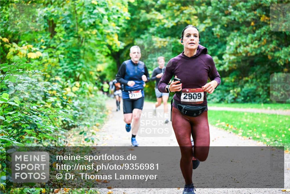 12.10.2025 - Bramfelder Halbmarathon 2025 Dr. Thomas Lammeyer http://msf.ph/oto/9356981 12.10.2025 10:59:24 Laufen 2181, 2909 meine-sportfotos.de