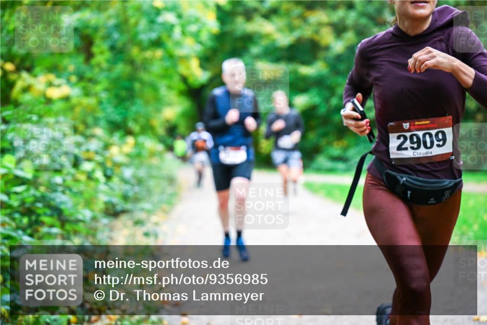 12.10.2025 - Bramfelder Halbmarathon 2025 Dr. Thomas Lammeyer http://msf.ph/oto/9356985 12.10.2025 10:59:25 Laufen 2909 meine-sportfotos.de