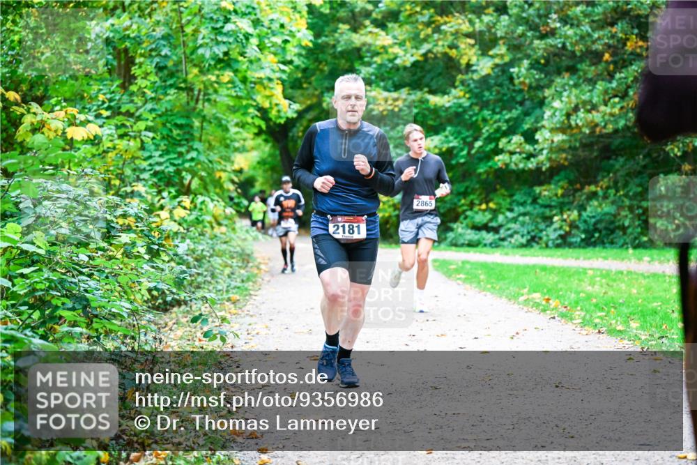 12.10.2025 - Bramfelder Halbmarathon 2025 Dr. Thomas Lammeyer http://msf.ph/oto/9356986 12.10.2025 10:59:25 Laufen 2181, 2865 meine-sportfotos.de