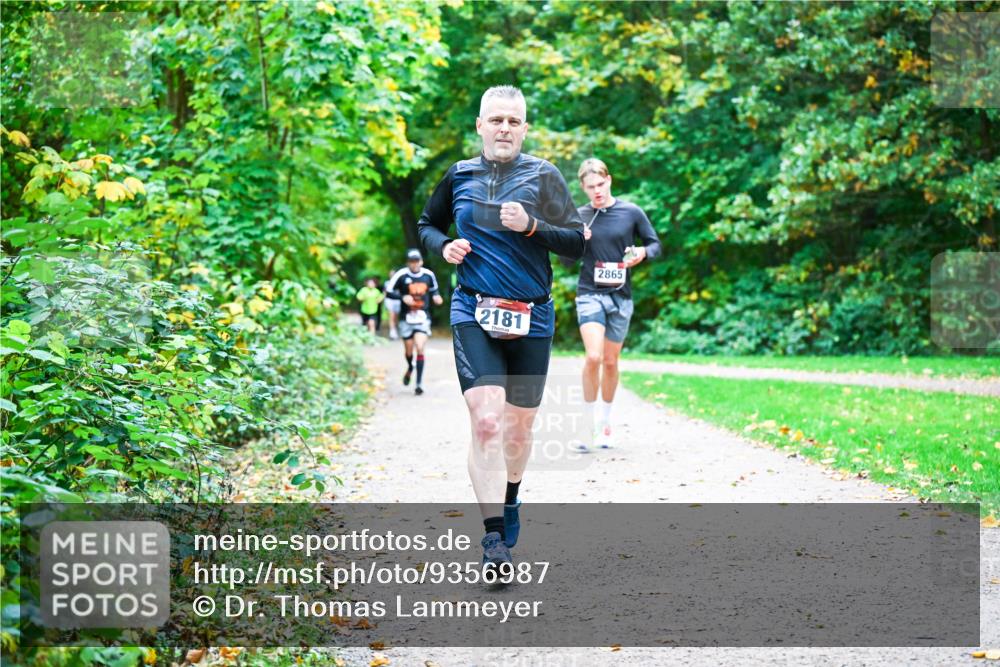 12.10.2025 - Bramfelder Halbmarathon 2025 Dr. Thomas Lammeyer http://msf.ph/oto/9356987 12.10.2025 10:59:25 Laufen 2181, 2865 meine-sportfotos.de