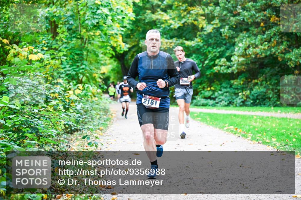 12.10.2025 - Bramfelder Halbmarathon 2025 Dr. Thomas Lammeyer http://msf.ph/oto/9356988 12.10.2025 10:59:25 Laufen 2181, 2865 meine-sportfotos.de