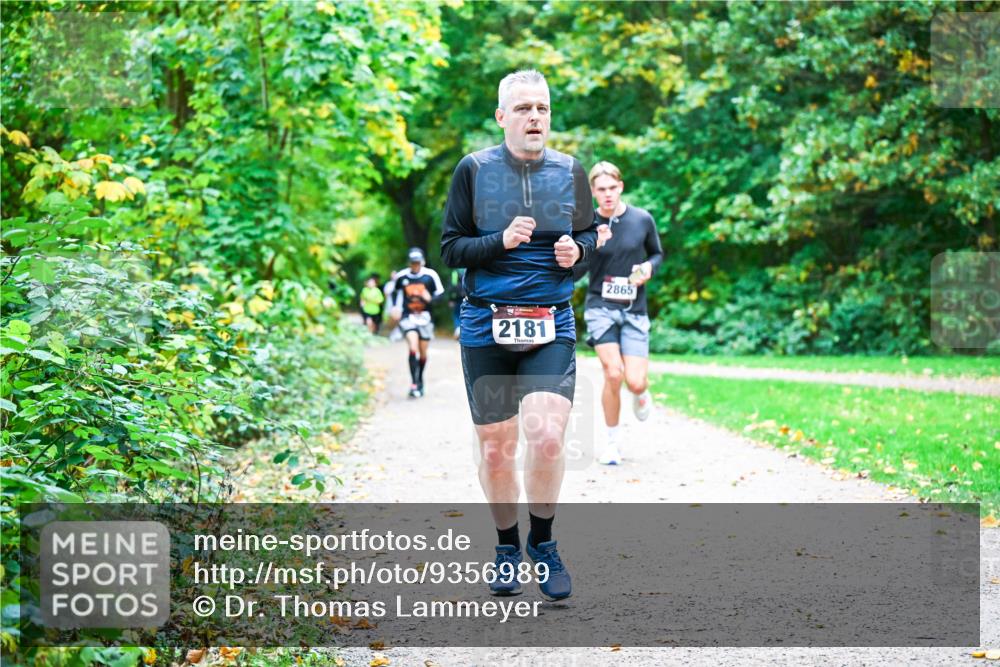 12.10.2025 - Bramfelder Halbmarathon 2025 Dr. Thomas Lammeyer http://msf.ph/oto/9356989 12.10.2025 10:59:26 Laufen 2181, 2865 meine-sportfotos.de