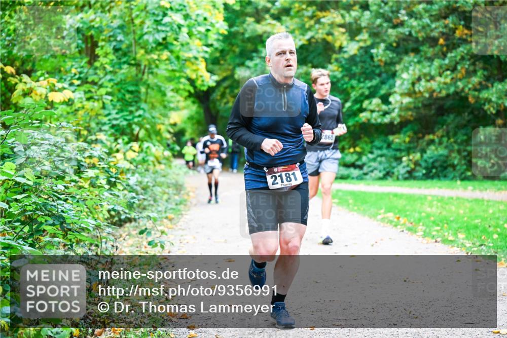 12.10.2025 - Bramfelder Halbmarathon 2025 Dr. Thomas Lammeyer http://msf.ph/oto/9356991 12.10.2025 10:59:26 Laufen 2181, 2865 meine-sportfotos.de