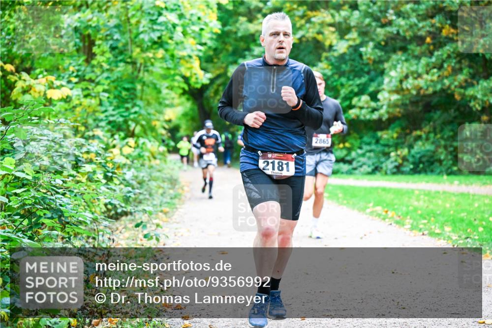 12.10.2025 - Bramfelder Halbmarathon 2025 Dr. Thomas Lammeyer http://msf.ph/oto/9356992 12.10.2025 10:59:26 Laufen 2181, 2865 meine-sportfotos.de
