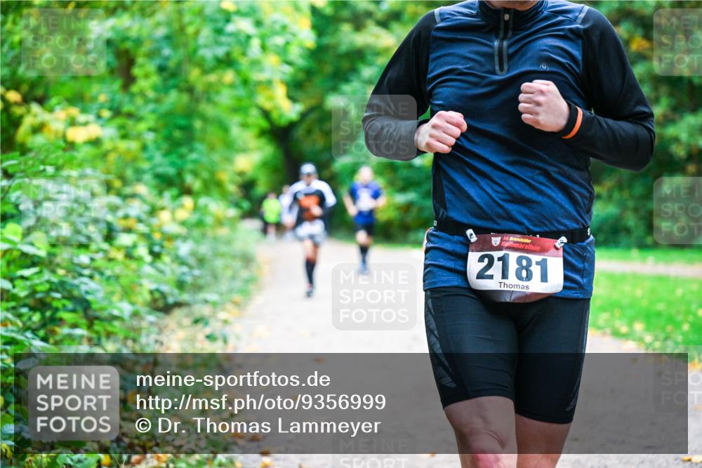 12.10.2025 - Bramfelder Halbmarathon 2025 Dr. Thomas Lammeyer http://msf.ph/oto/9356999 12.10.2025 10:59:27 Laufen 34, 2181 meine-sportfotos.de